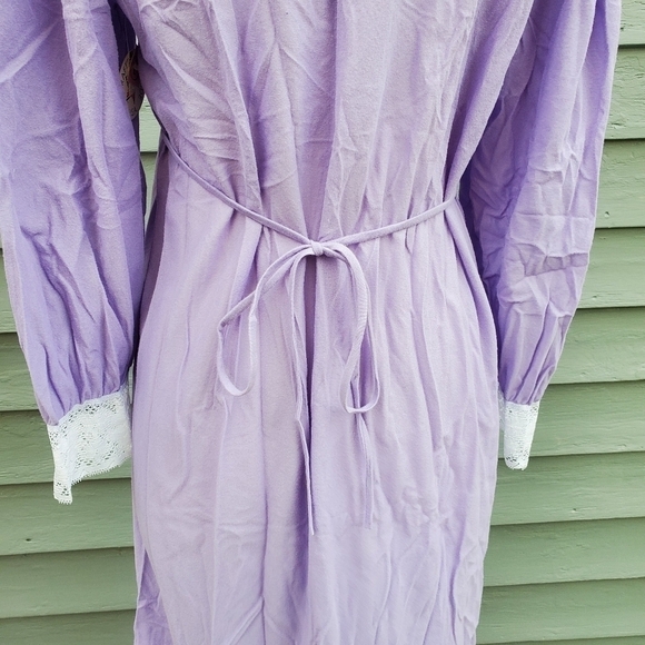 Vintage 70s Boho Dara Jane NWT Soft Purple and Lace V Neckline Slip Nightgown Lg - Picture 5 of 7